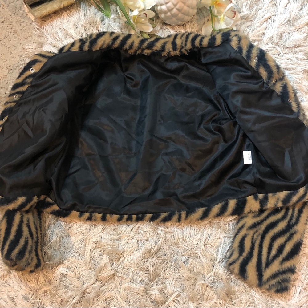 Cropped Tiger Jacket - image 4